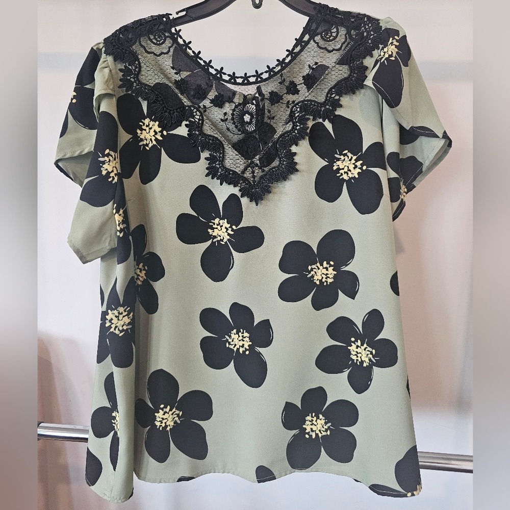 Womens Plus Size Lace Embellished‎ Green Black Boxy Short Sleeve Floral Blouse